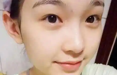 男人都是爱面子,很多时候皮肤白的女人嫁的都好他们的面子甚至比命还