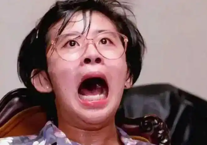 吴君如:从小被父亲说丑,看到照片后,鲁豫都笑了