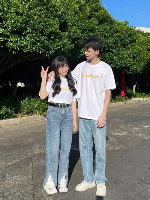 175150简简单单情侣遛弯穿搭