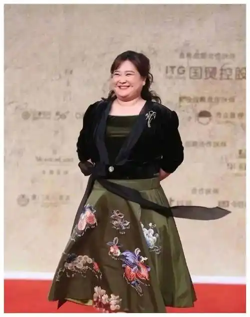 贾玲的低调豪宅,真实接地气,内敛有力量,平凡中透露真挚.