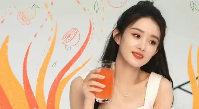 赵丽颖新造型好甜#我真的好喜欢赵丽颖八月行程里的造型了,白裙磁配