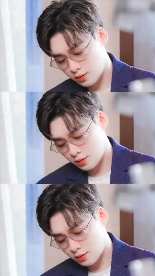 李易峰窗边侧颜大片#李易峰秋天的一波库存金属眼镜和西装 禁欲系的