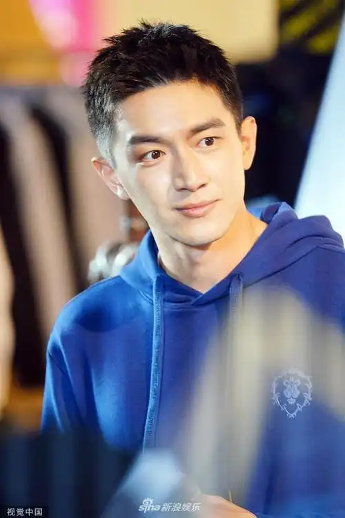 林更新短发清爽帅气 万茜笑容甜美灵气满满_新浪图片