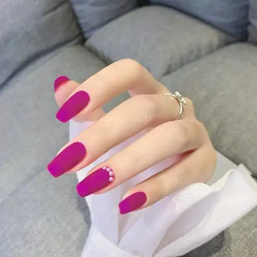 tomoka美甲梅紫红甲油胶2022年新款网红流行色梅子色环保光疗美甲