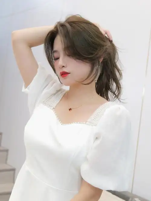 绝绝子的法式八字刘海