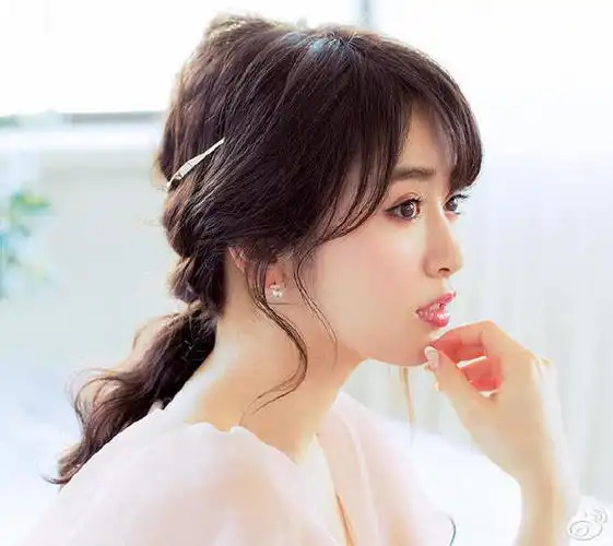 发型#优雅迷人の淑女风三股辫.