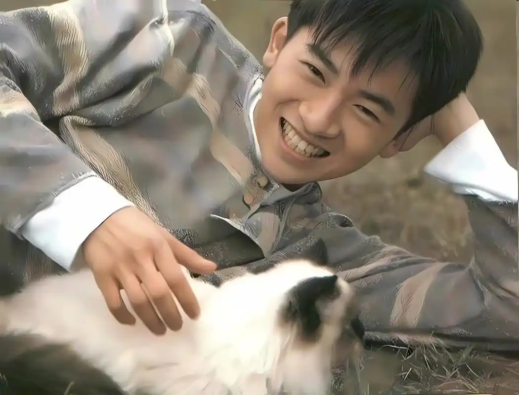 来一波回忆杀,小虎队时期的苏有朋,乖乖虎真是又乖又萌,秒杀一票小