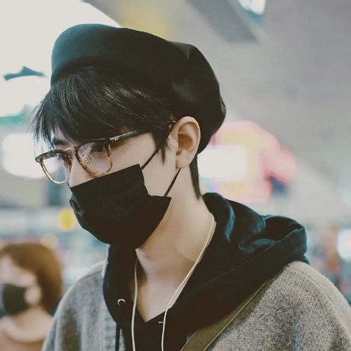 肖战王一博明星同款黑色贝雷帽子女秋冬日系男韩版潮夏天画家帽子