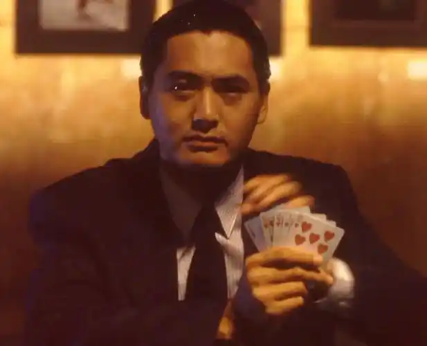 时隔5年重回大银幕,这一次发哥演的"赌神"癫狂又潦草!-腾讯新闻