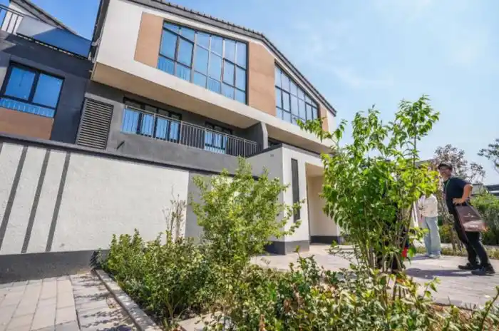 北京大兴安定镇800多户农民住上小别墅