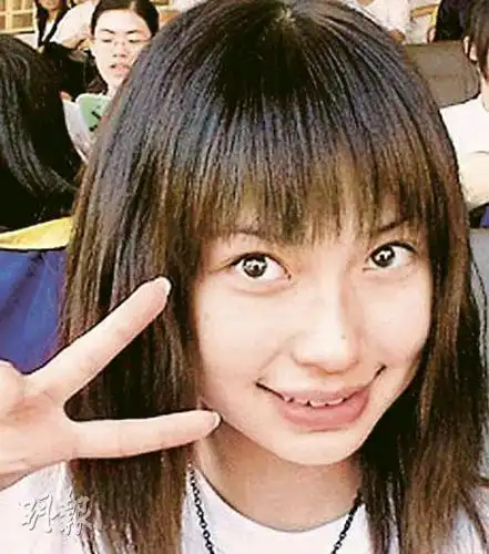 angelababy甜美露小蛮腰完成验脸将控杂志诽谤3