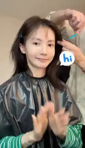 金晨发布化妆视频vlog,全素颜出镜好绝啊!|金晨|素颜_新浪新闻