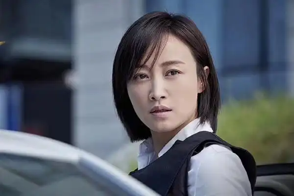 小三专业户关之琳赵子琪一个遭万人唾骂一个真爱上位