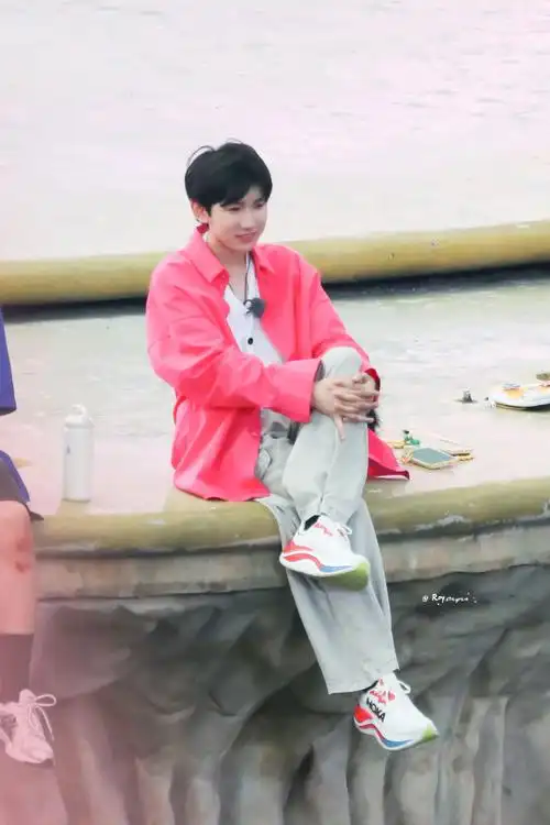 王源城市捉迷藏