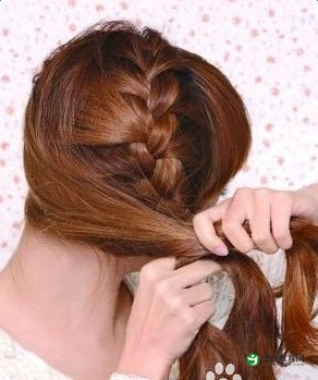 单侧麻花辫的编法图解