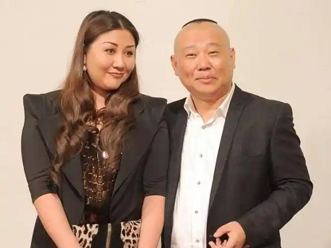 郭德纲发文为妻子王惠庆生,两个细节暴露两人感情现状_故事_师娘_时候