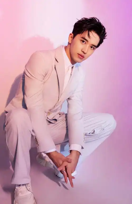 许魏洲帅气西装写真图片56