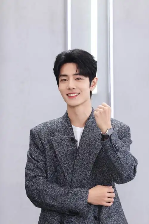 周六上班的疲惫也被战哥的帅气治愈了