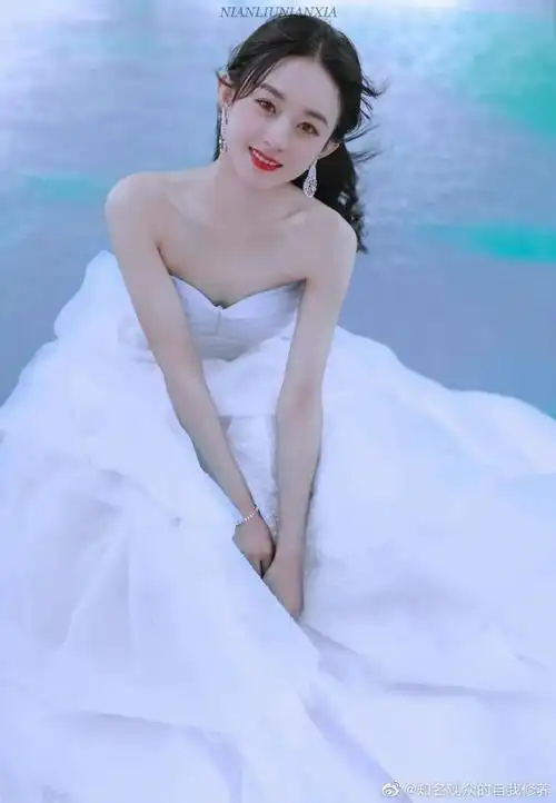 赵丽颖婚纱造型#赵丽颖《幸福到万家》婚纱造型,竟然真的有结婚镜头