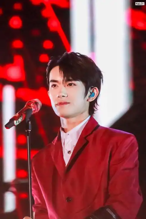 易烊千玺 湖南卫视跨年演唱会