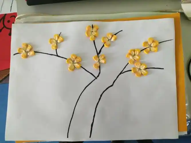 李广中心幼儿园大班手工活动种子粘贴画