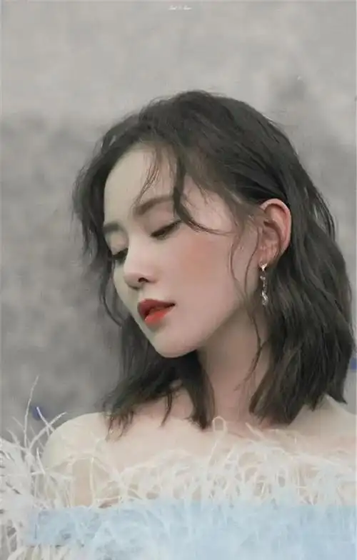 今年流行披肩发八成女生适合