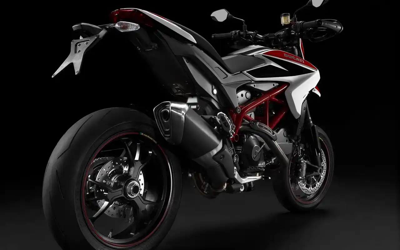 杜卡迪摩托车桌面壁纸之黑色炫酷高清大图预览1920x1200_汽车壁纸下载