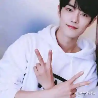 逢考必过的肖战头像(肖战适合做头像的图可下载)