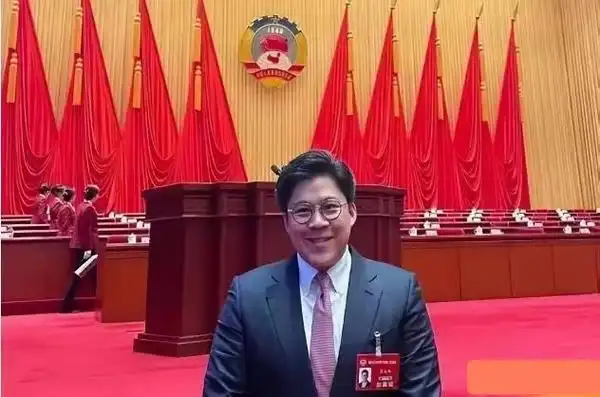 近日,香港特别行政区立法会议员,全国人大代表霍启刚的提议引发了广泛