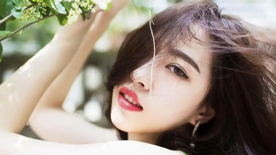 妩媚的眼神,成熟美女写真桌面壁纸高清大图预览1920x1080_美女壁纸