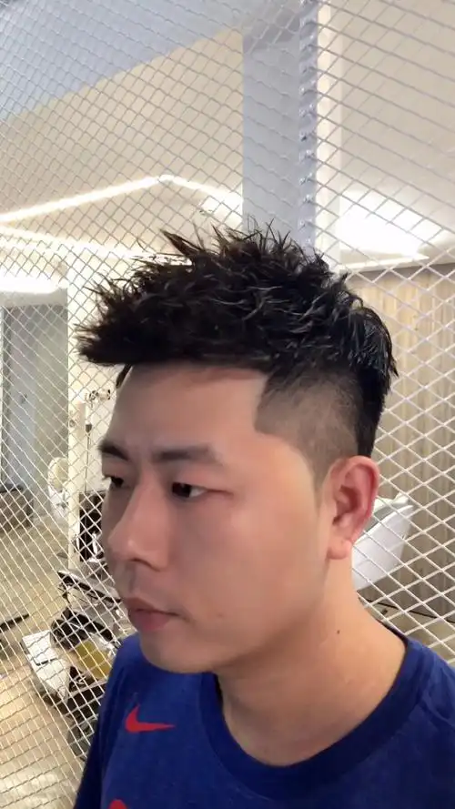 烫发 男生立体摩根短发飞机头