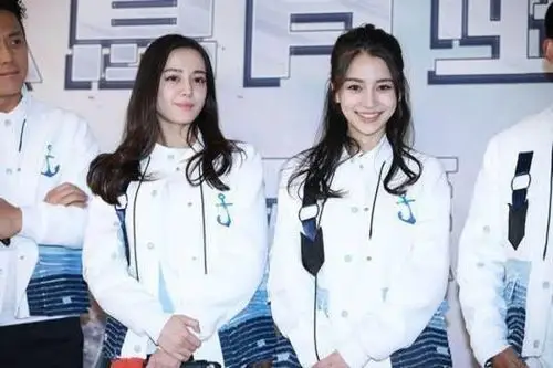 angelababy和迪丽热巴同框,网友:你们这是在比美吗?