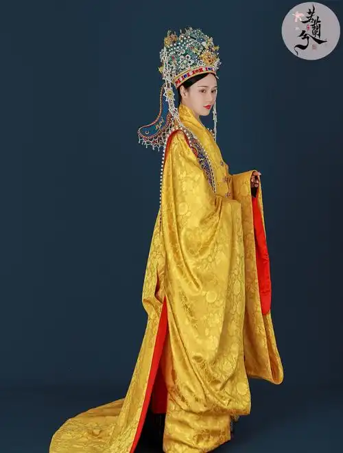 明制婚服明朝结婚婚宴皇后大衫霞帔缀吉服传统婚礼套圆领袍夫妻套装