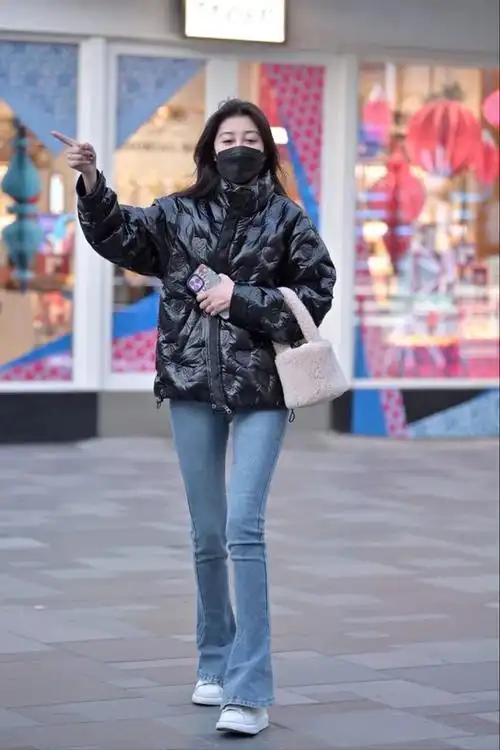 普通人过冬只能靠羽绒服北京街拍教你如何穿出时尚越看越时髦