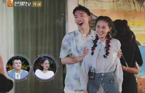 女儿3张豆豆于家翊牵手她果然把情感专家的建议当成耳旁风了