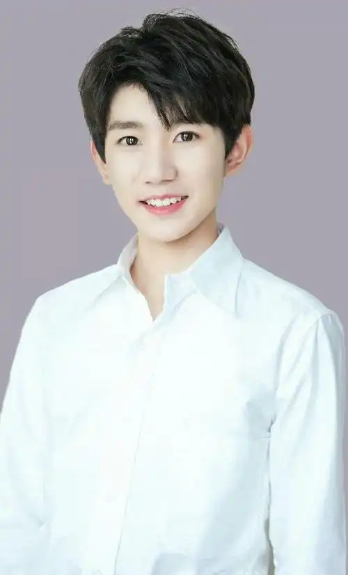 [tfboys][分享]170809 饭修源哥证件照 笑起来犯规的小甜豆