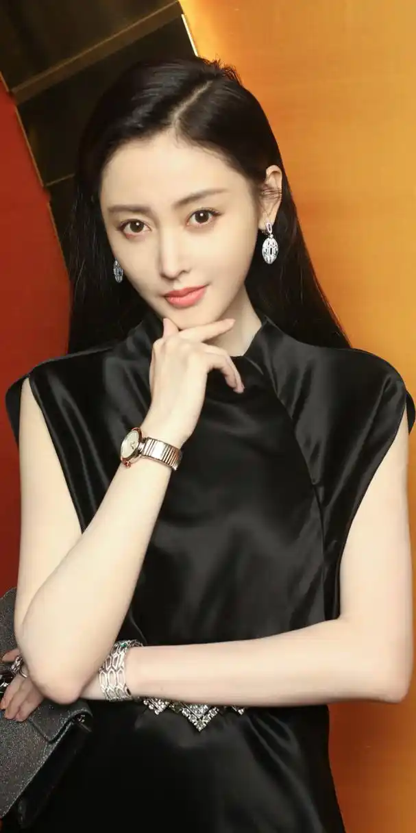 张天爱贵气优雅名品代言写真壁纸