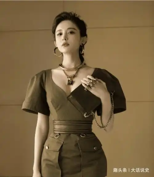 古力娜扎有多撩人一席低胸白色礼服裙艳压群芳秀出完美好身材