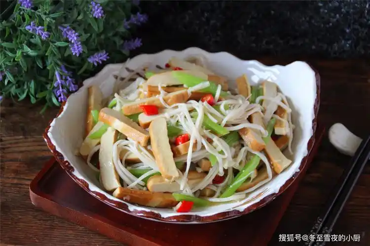 原创夏季的餐桌,凉拌菜受欢迎,8道家常凉拌小菜,清爽可口开胃