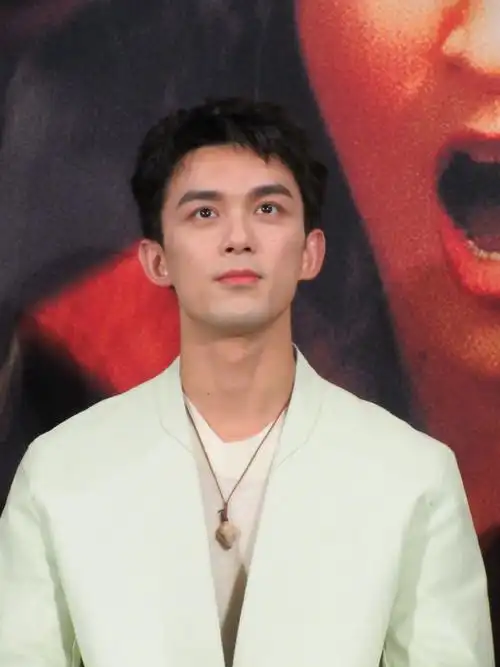 吴磊怼脸生图##草木人间北京观影礼