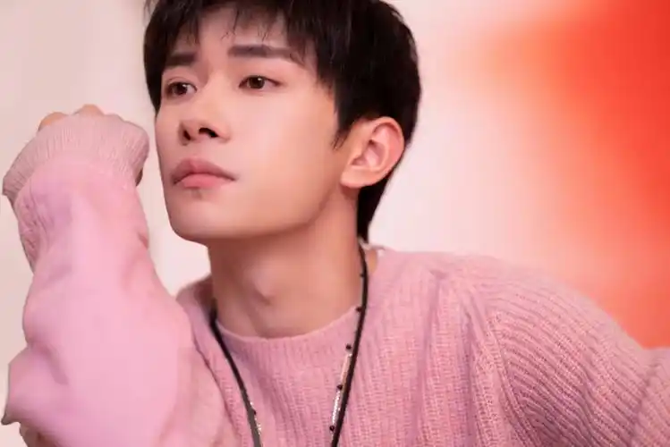 长路绵延 未来共赴 有幸同乘#易烊千玺23岁生日#易烊千玺二 - 抖音