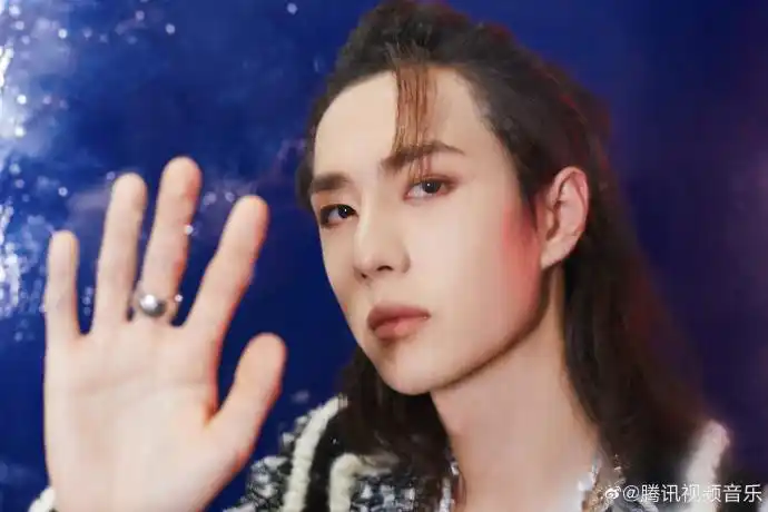 王一博丸子头##王一博 专业动作请勿模仿##王一博无感首秀##王一博