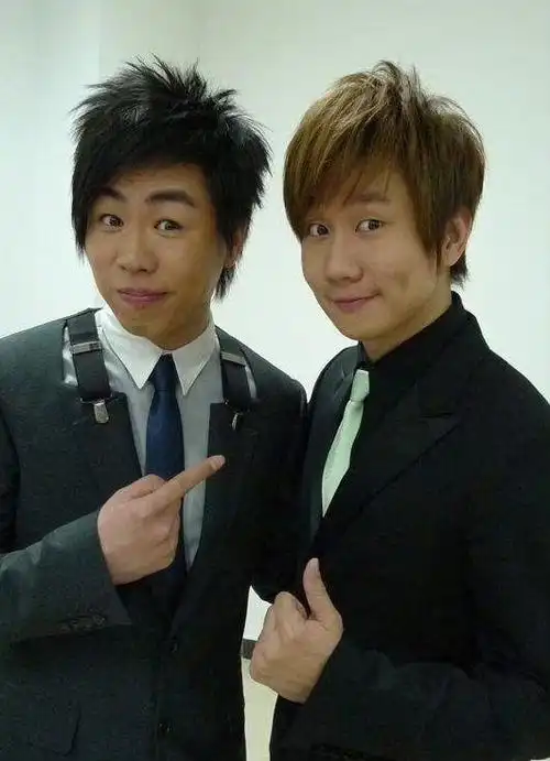 林俊杰第一条微博就是胡彦斌