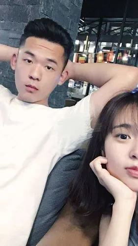 相距1000公里2岁姐弟恋20厘米身高差他们告诉我喜欢你就没什么不可以