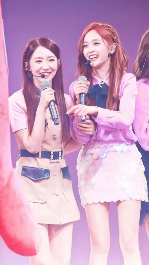 孟美岐吴宣仪合作疑似泡汤,粉丝拒绝捆绑,同台或许也得避嫌