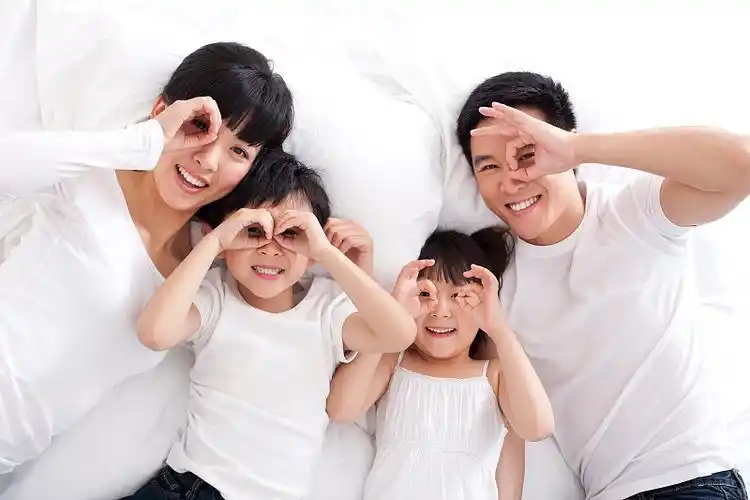 温馨的一家四口