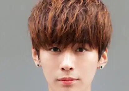 男士烟花烫短发发型图片 烟花烫短发这样扎最个性