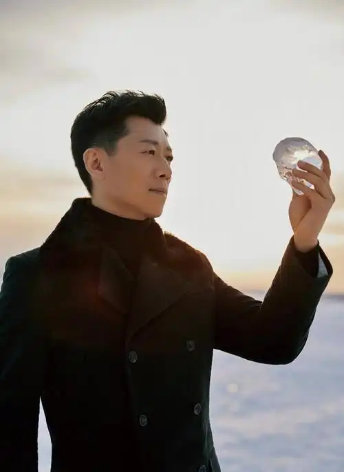 夏雨:与离异父母有隔阂,与高圆圆传绯闻,娶到袁泉三生有幸