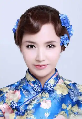 最美民国风旗袍发型教程就这么简单