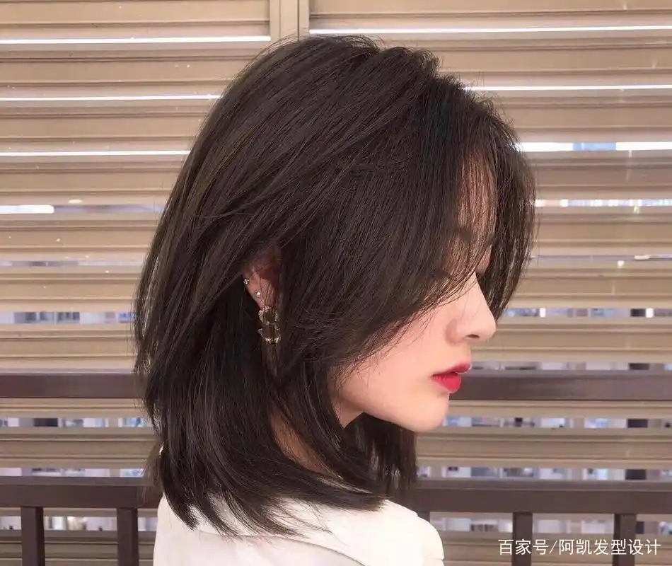 2022年女生都爱剪的锁骨发碎发发型,百搭减龄瘦脸显气质,洋气